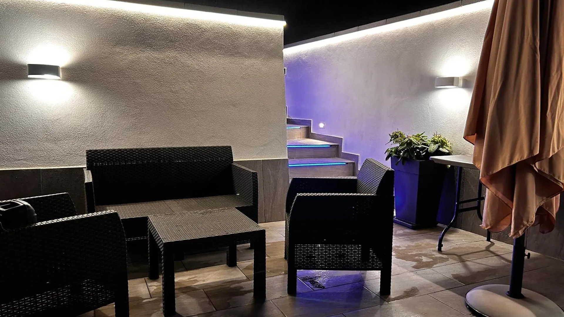 ブローロ Townhouse Piraino Bed & Breakfast 0*,  イタリア