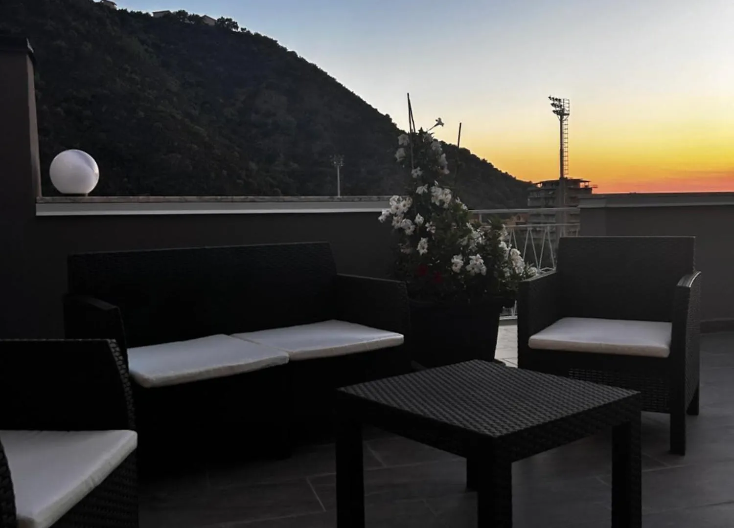 Townhouse Piraino Bed & Breakfast Brolo