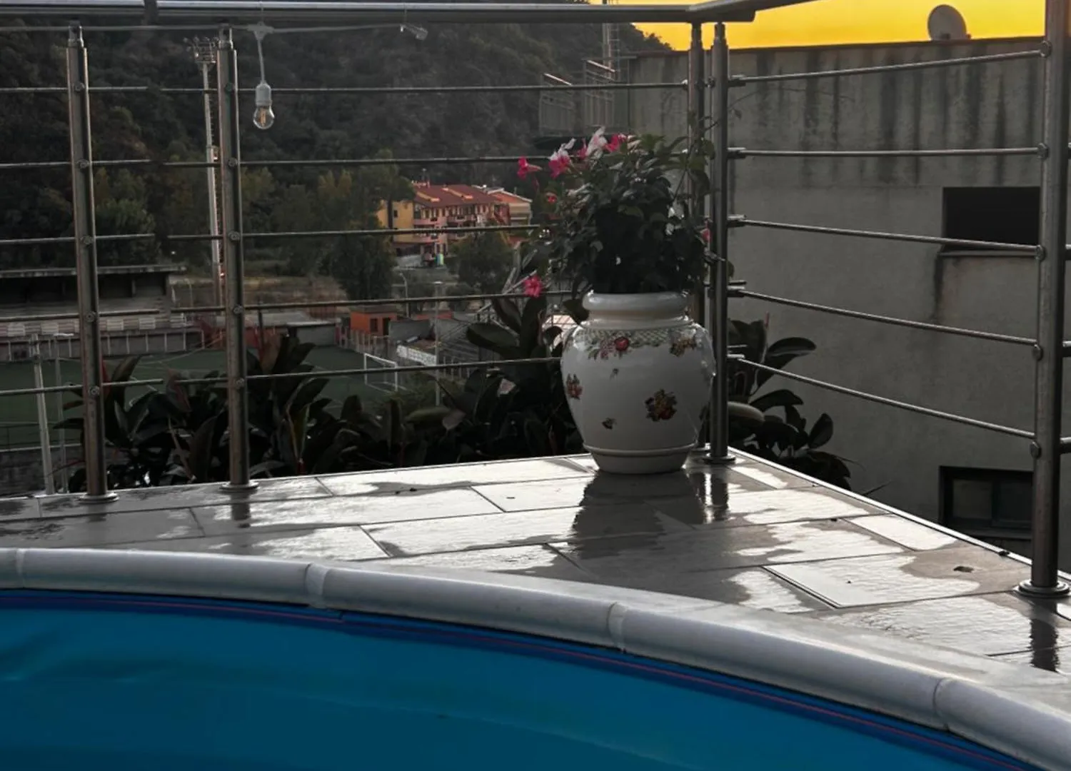 ブローロ Townhouse Piraino Bed & Breakfast