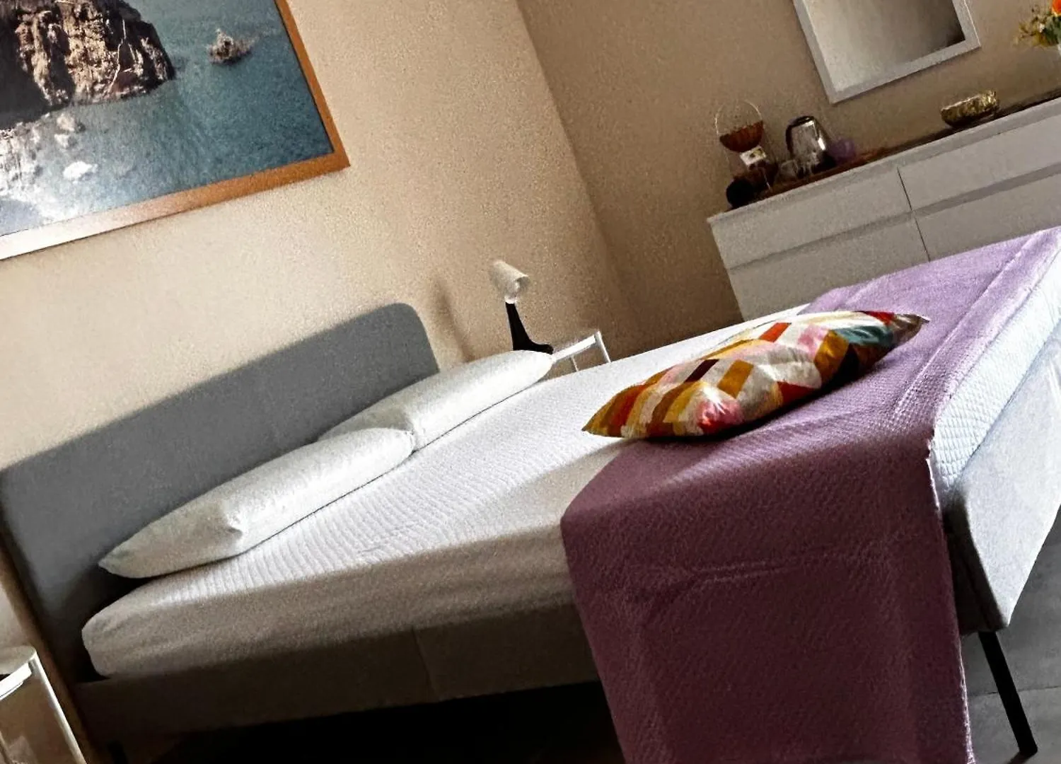Townhouse Piraino Bed and Breakfast Brolo Bed & Breakfast